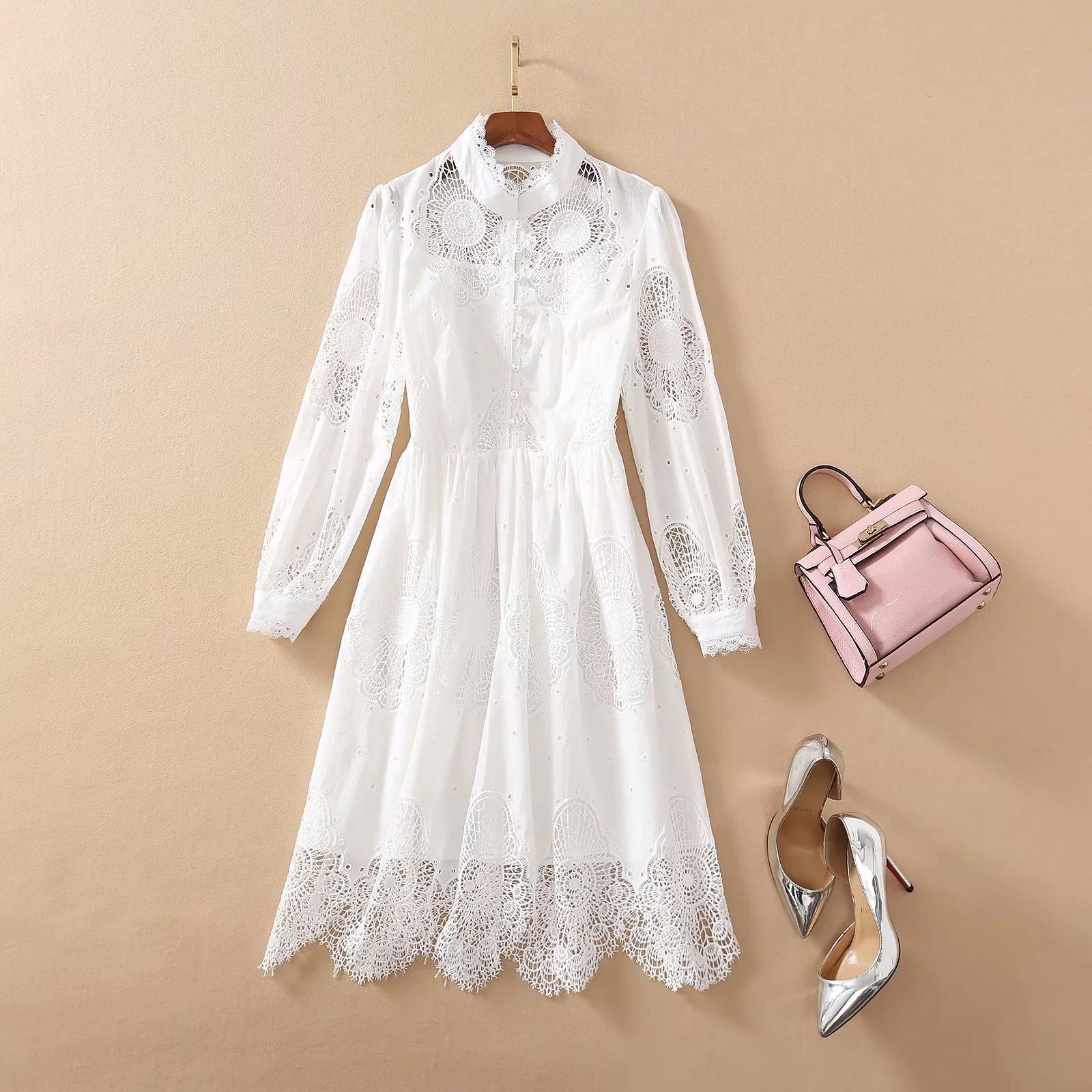 European and American catwalk latest high-quality embroidery hollow stitching lace dress, White
European and American catwalk latest high-quality embroidery hollow stitching lace dress, White