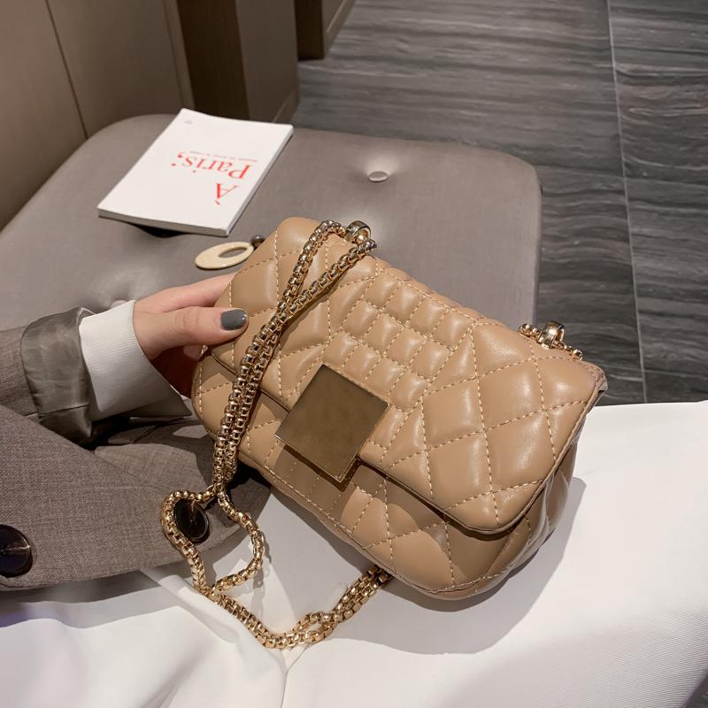 High Sense Ladies Diamond Chain Small Square Bag 2020 Autumn And Winter New Fashion Wild Ins Single Shoulder Messenger Bag, Black
High Sense Ladies Diamond Chain Small Square Bag 2020 Autumn And Winter New Fashion Wild Ins Single Shoulder Messenger Bag, Black
