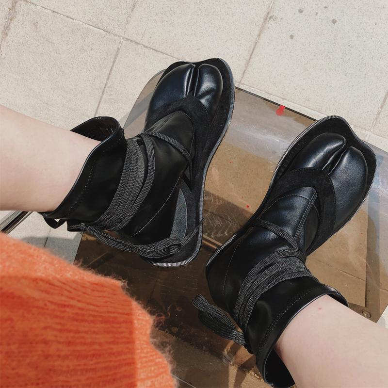 Boots Designer Split Toe Women Tabi Personality Flat Strap Ankle Japanese Ninja Shoes Warm Socks Super Star1