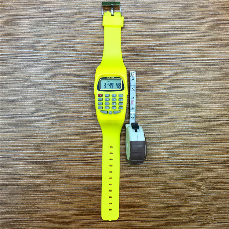 Colorful Sports Casual Electronic Watch Clock Silicone LED Kids For Fashion Children Multifunction Calculator Wristwatch Digital Watch Kuun, Slivery;brown
Colorful Sports Casual Electronic Watch Clock Silicone LED Kids For Fashion Children Multifunction Calculator Wristwatch Digital Watch Kuun, Slivery;brown