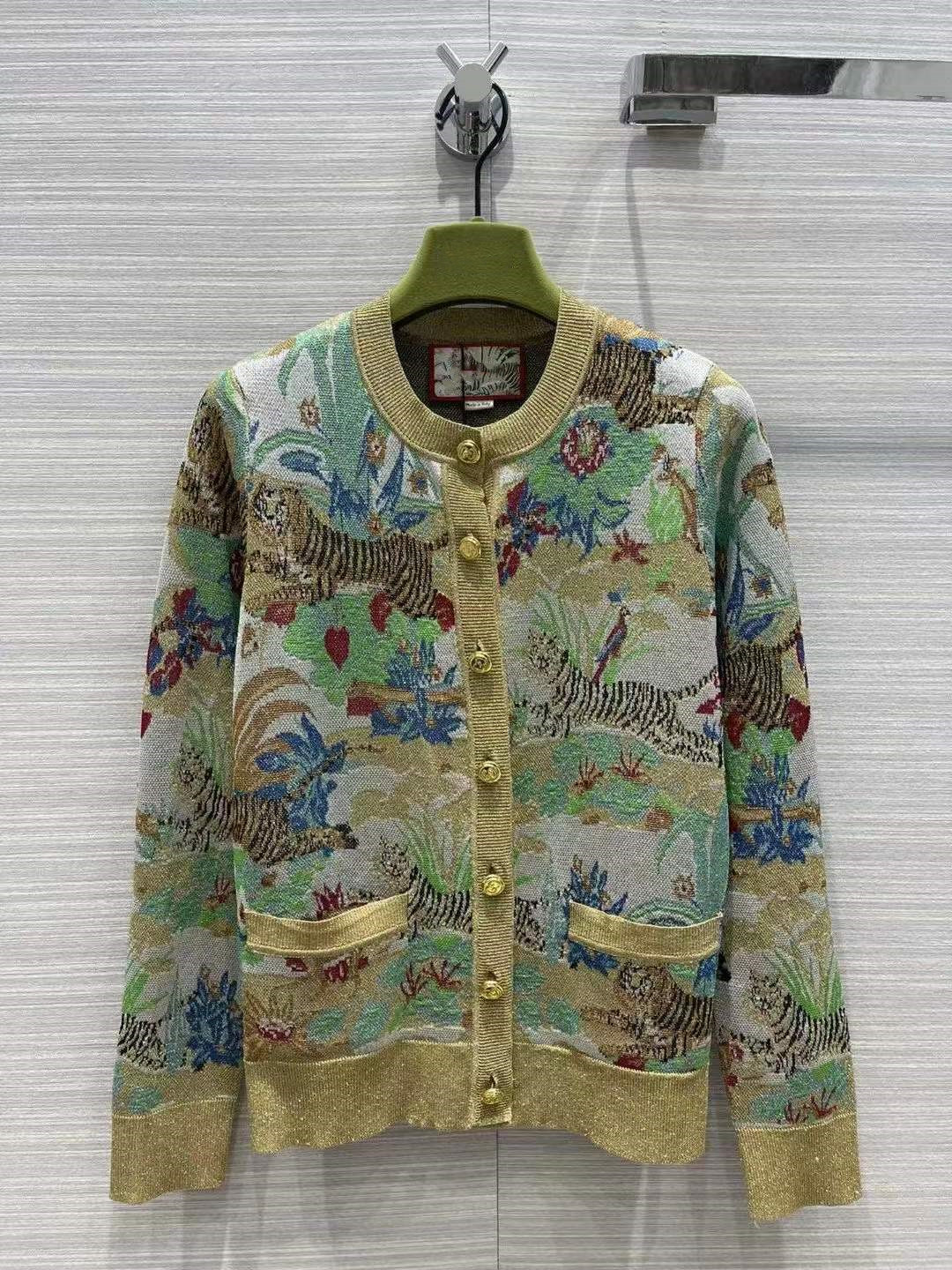 2022 Spring Milan Runway Sweater O Neck Long Sleeve Women' Sweaters High End Jacquard Cardigan Women Designer Sweater 0114-1, Picture color
2022 Spring Milan Runway Sweater O Neck Long Sleeve Women' Sweaters High End Jacquard Cardigan Women Designer Sweater 0114-1, Picture color