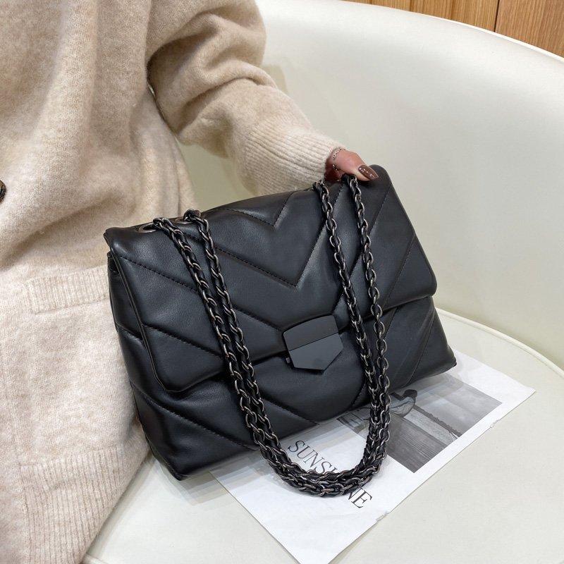 Luxury Designer Quality Leather Chains Crossbody Bags For Women 2020 Fashion Solid Color Shoulder Bag Female Purses And Handbags, Black
Luxury Designer Quality Leather Chains Crossbody Bags For Women 2020 Fashion Solid Color Shoulder Bag Female Purses And Handbags, Black