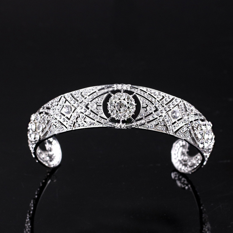 2025 Gold Princess Headwear Chic Bridal Tiaras Accessories Stunning Crystals Pearls Wedding Tiaras And Crowns 12178