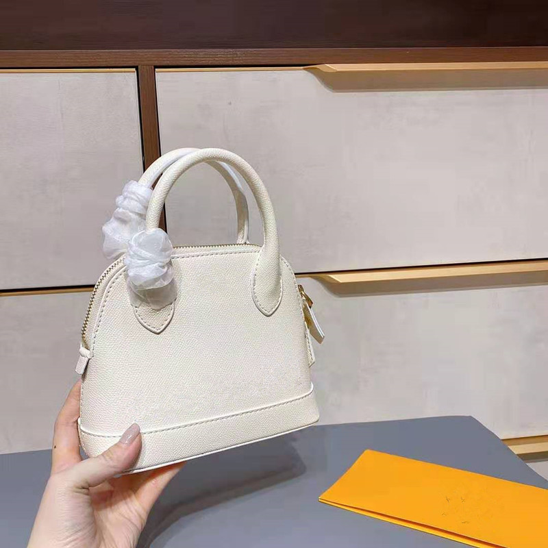 The New 2021 Shells Bag Leather Female Inclined Girls Women Shoulder Bags Color Matching Printing Worn Handbag, Customize
The New 2021 Shells Bag Leather Female Inclined Girls Women Shoulder Bags Color Matching Printing Worn Handbag, Customize