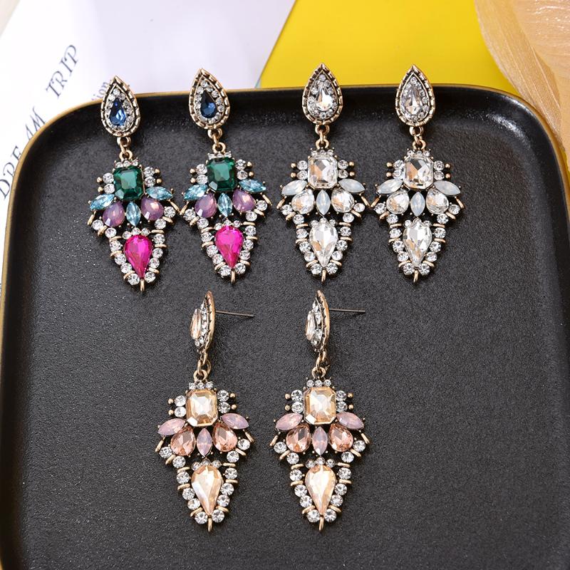 Ztech New Triangle Punk Metal Style Vintage Trend Drop Earrings For Women Colorful Crystal Statement Accessories Wholesale
Ztech New Triangle Punk Metal Style Vintage Trend Drop Earrings For Women Colorful Crystal Statement Accessories Wholesale