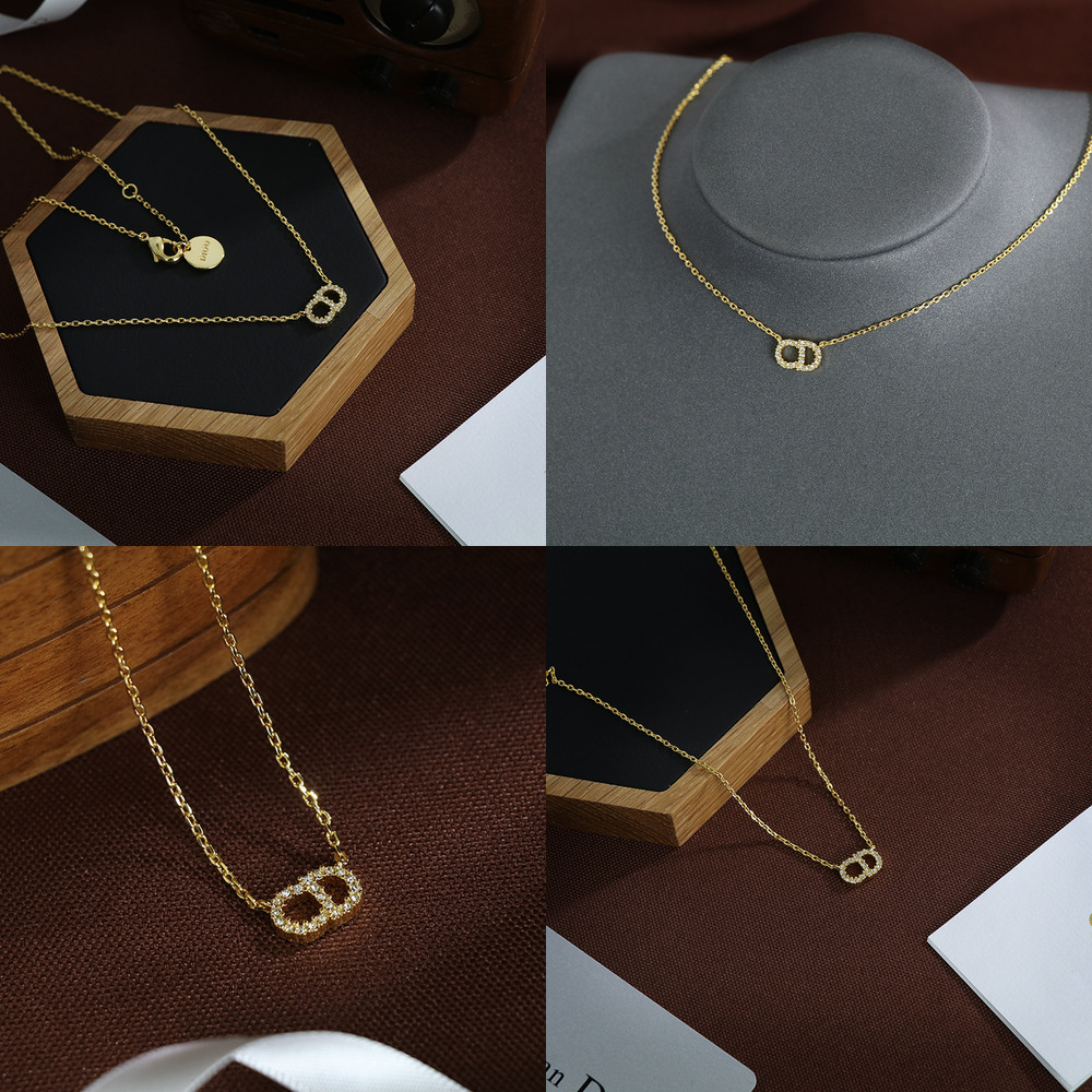 Designer Jewelry D classic small letter necklace light gold inlaid diamond versatile Choker Necklace
Designer Jewelry D classic small letter necklace light gold inlaid diamond versatile Choker Necklace