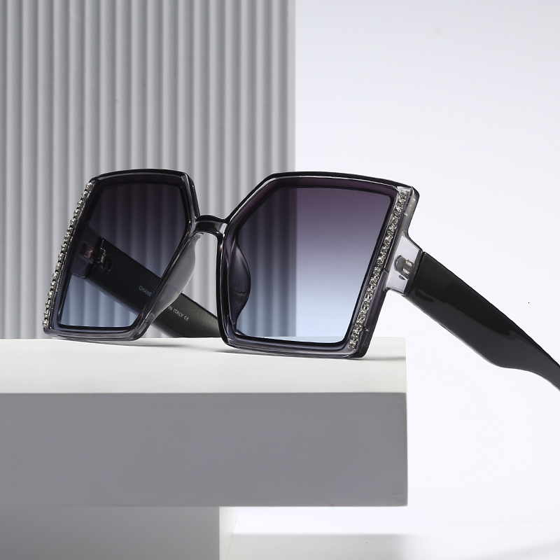 2021 New Size Large Square Female Frame Big Retro Fashion Vintage Sunglasses Eyewear High Quality Diamond Decoration 1jpl
2021 New Size Large Square Female Frame Big Retro Fashion Vintage Sunglasses Eyewear High Quality Diamond Decoration 1jpl