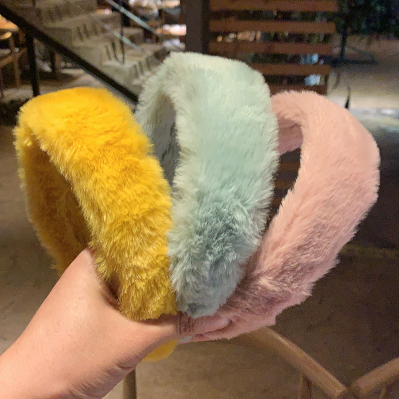Winter Plush Faux Rabbite Fur Headbands Solid Wide Candy Color Fluffy Furry Hairbands For Women Girls Lady Hair Hoop Accessories, Silver
Winter Plush Faux Rabbite Fur Headbands Solid Wide Candy Color Fluffy Furry Hairbands For Women Girls Lady Hair Hoop Accessories, Silver