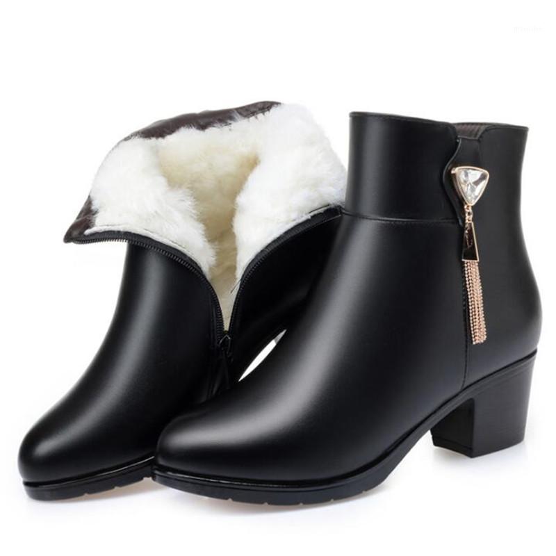 New Wool Fur Women Winter Snow Boots Fashion Genuine Leather Shoes Thick High Heel Ankle Boots For Women Platform Warm Shoes1, Black inside plush
New Wool Fur Women Winter Snow Boots Fashion Genuine Leather Shoes Thick High Heel Ankle Boots For Women Platform Warm Shoes1, Black inside plush