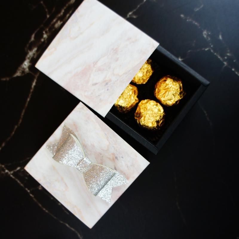 8.9*8.9*3.5CM natural marble pattern 10 set Chocolate Paper Box valentine Christmas Birthday Party Gifts Packing Storage Boxes
8.9*8.9*3.5CM natural marble pattern 10 set Chocolate Paper Box valentine Christmas Birthday Party Gifts Packing Storage Boxes