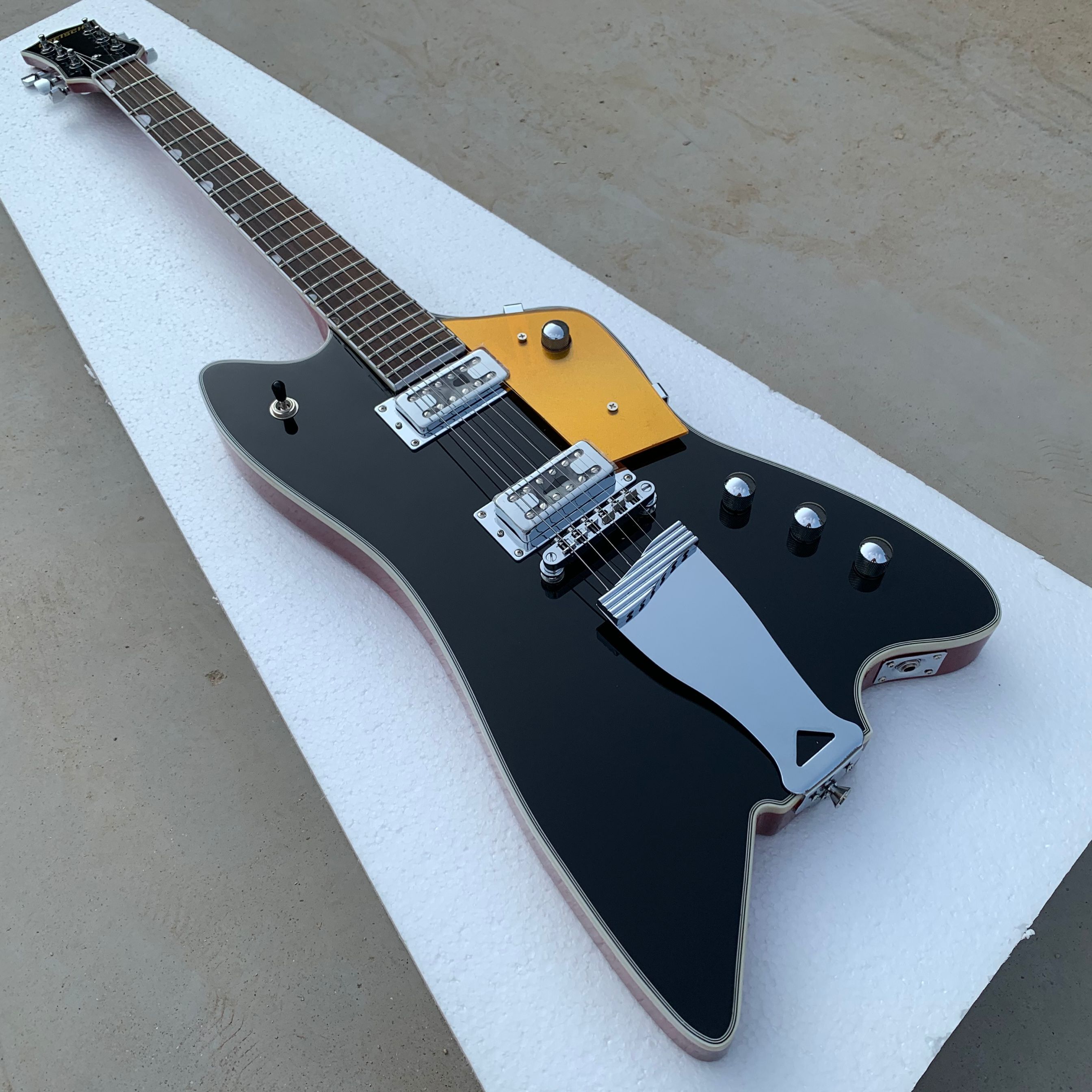 Promotion! Custom Shop G6199 Billy-Bo Jupiter Thunderbird Black Electric Guitar Sparkle Gold Pickguard, Red Mahogany Body, In Stock
Promotion! Custom Shop G6199 Billy-Bo Jupiter Thunderbird Black Electric Guitar Sparkle Gold Pickguard, Red Mahogany Body, In Stock