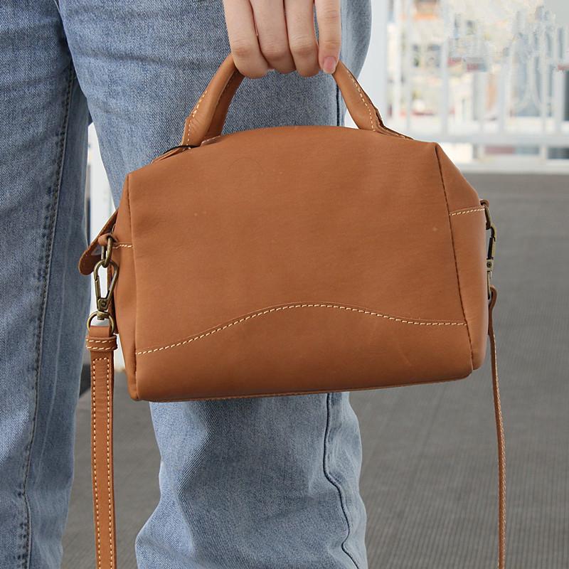 2021 Handbags Women Bags Natural Cowhide Shoulder Bag Female Messenger Bag Retro Classic Genuine Leather Top-Handle totes Small, Black
2021 Handbags Women Bags Natural Cowhide Shoulder Bag Female Messenger Bag Retro Classic Genuine Leather Top-Handle totes Small, Black
