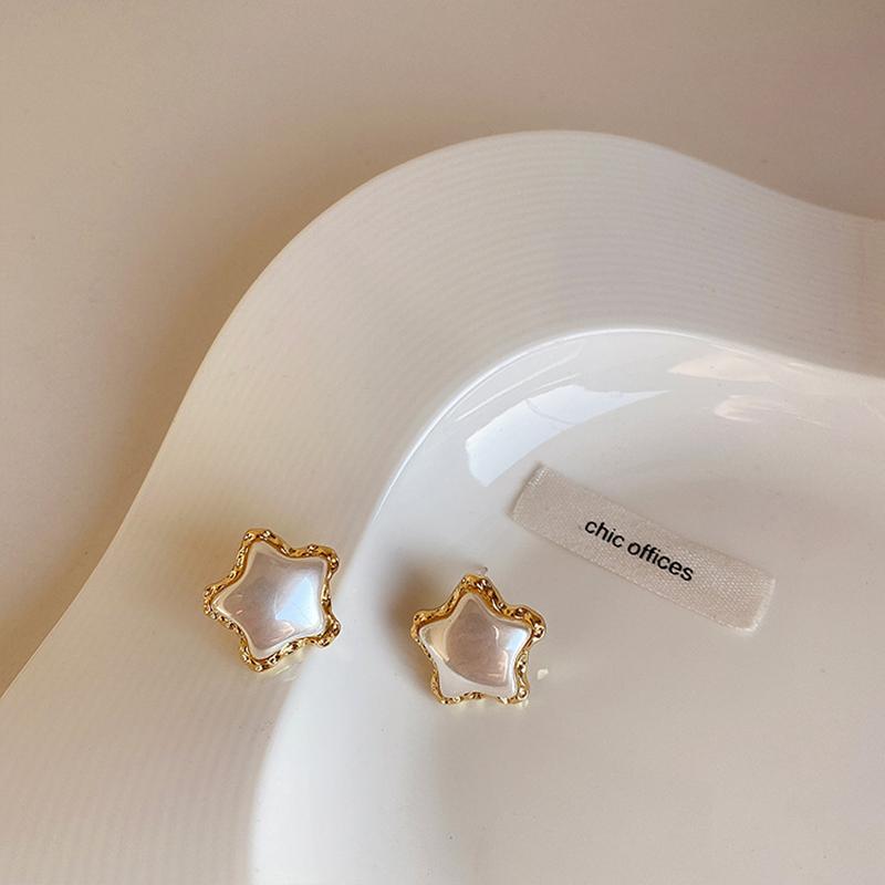 GSOLD Vintage Geometric Five-Pointed Star Simulated Pearl Stud Earring Irregular Texture Metal Simple Women Party Jewelry
GSOLD Vintage Geometric Five-Pointed Star Simulated Pearl Stud Earring Irregular Texture Metal Simple Women Party Jewelry