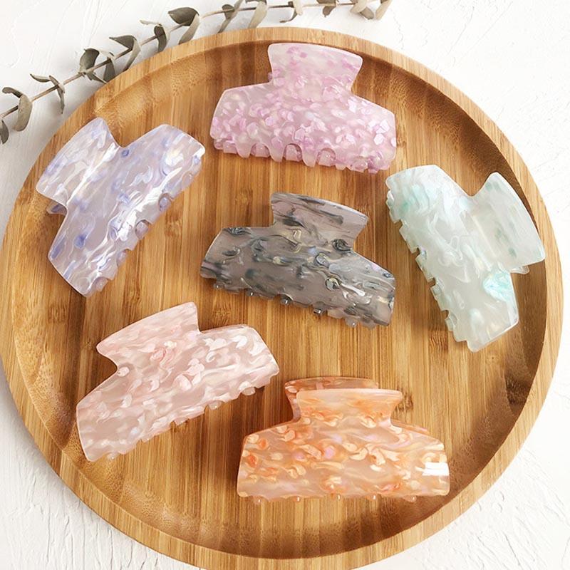2020 Acrylic Hair Claw Hair Crab Clamps Simple Fashion Female Clips Casual Beautiful Make Up Accessories Headwear
2020 Acrylic Hair Claw Hair Crab Clamps Simple Fashion Female Clips Casual Beautiful Make Up Accessories Headwear