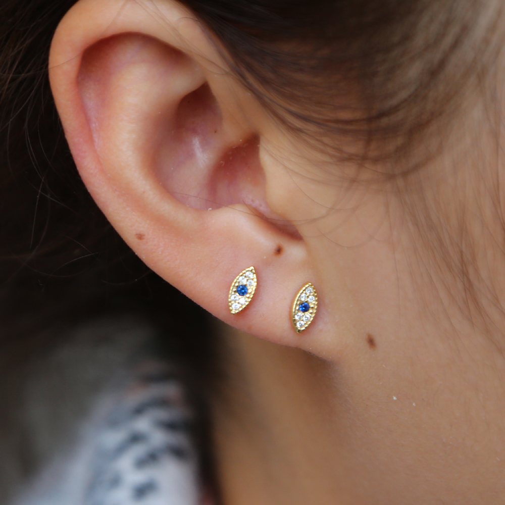minimal cute evil eye stud earring for girl women 925 sterling silver sweet design tiny small stud eye paved white blue cz