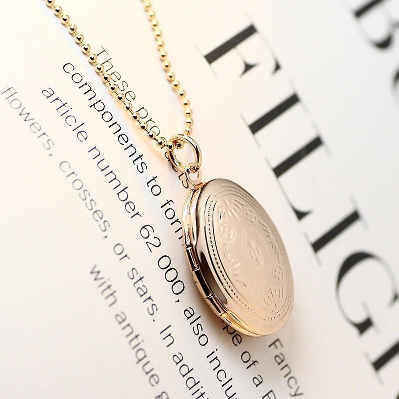 Round Photo memory floating locket lace Necklace fragrance essential oil diffuser for women 2020 YTA86
Round Photo memory floating locket lace Necklace fragrance essential oil diffuser for women 2020 YTA86