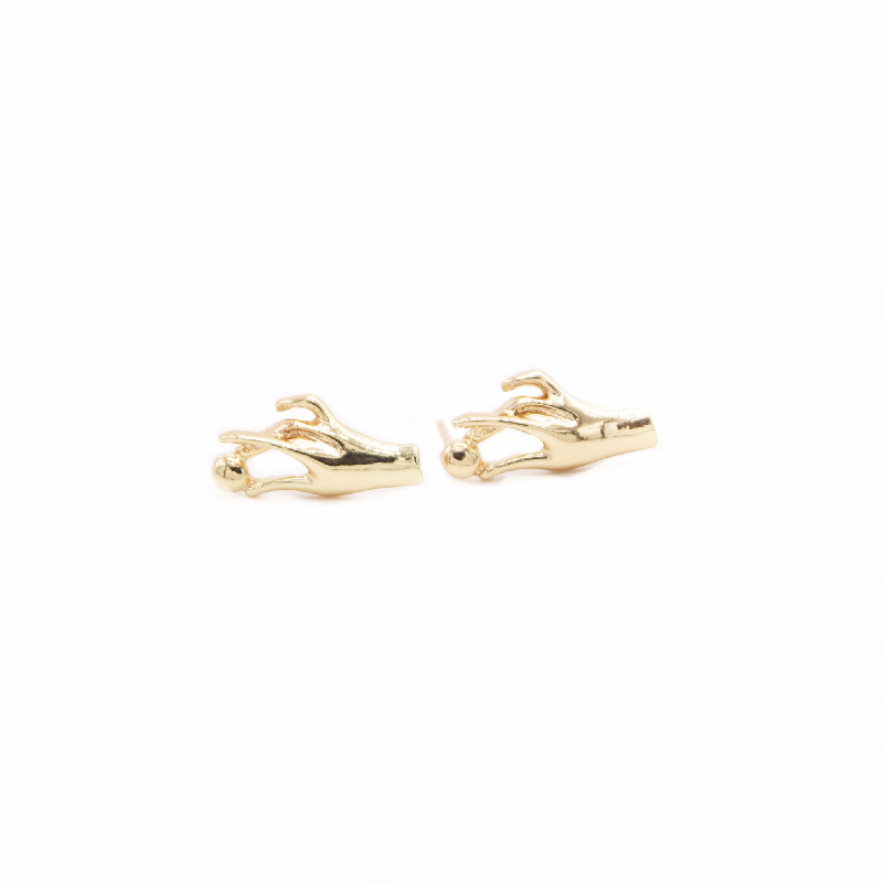 Classic Hand Stud Earrings with elegant movements for holding the ball Three Color Suitable for Women
Classic Hand Stud Earrings with elegant movements for holding the ball Three Color Suitable for Women
