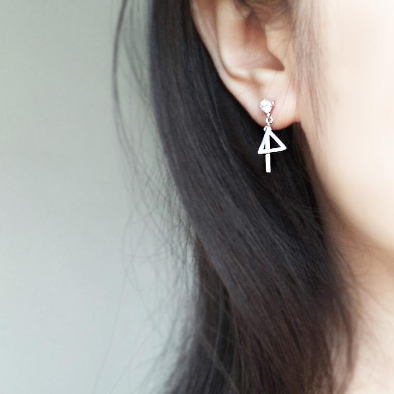 Contracted Geometric Asymmetric Earrings 925 Sterling Silver Triangular Earring zircon Tassels Eardrop Ladies Gift Jewelry
Contracted Geometric Asymmetric Earrings 925 Sterling Silver Triangular Earring zircon Tassels Eardrop Ladies Gift Jewelry