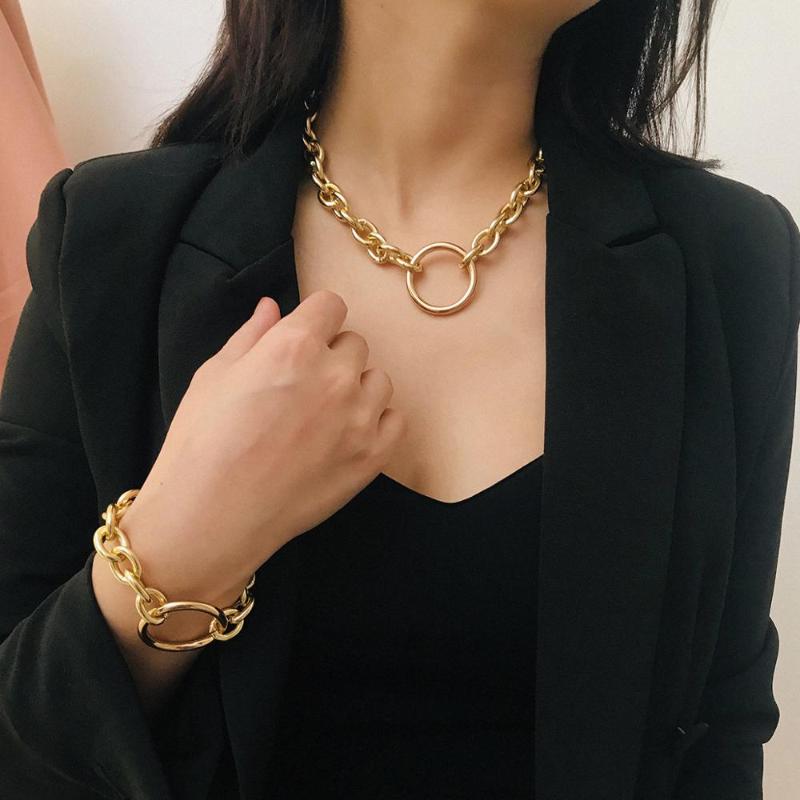 Simple personality punk exaggerated metal necklace female geometric circle retro necklace hot sale
Simple personality punk exaggerated metal necklace female geometric circle retro necklace hot sale