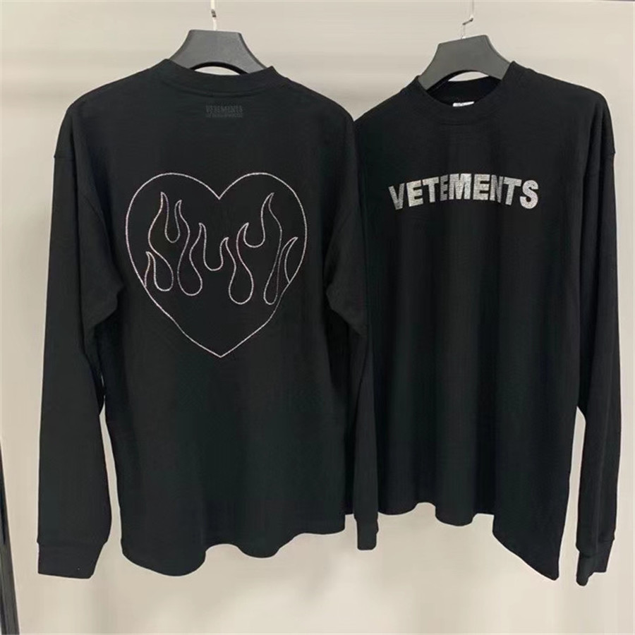 2021 New Flash Drilling Long Sleeve T-shirt Men Women 1:1 Best Quality Back Heart Flame Bling Vetements t Shirt Top Ykaj
2021 New Flash Drilling Long Sleeve T-shirt Men Women 1:1 Best Quality Back Heart Flame Bling Vetements t Shirt Top Ykaj