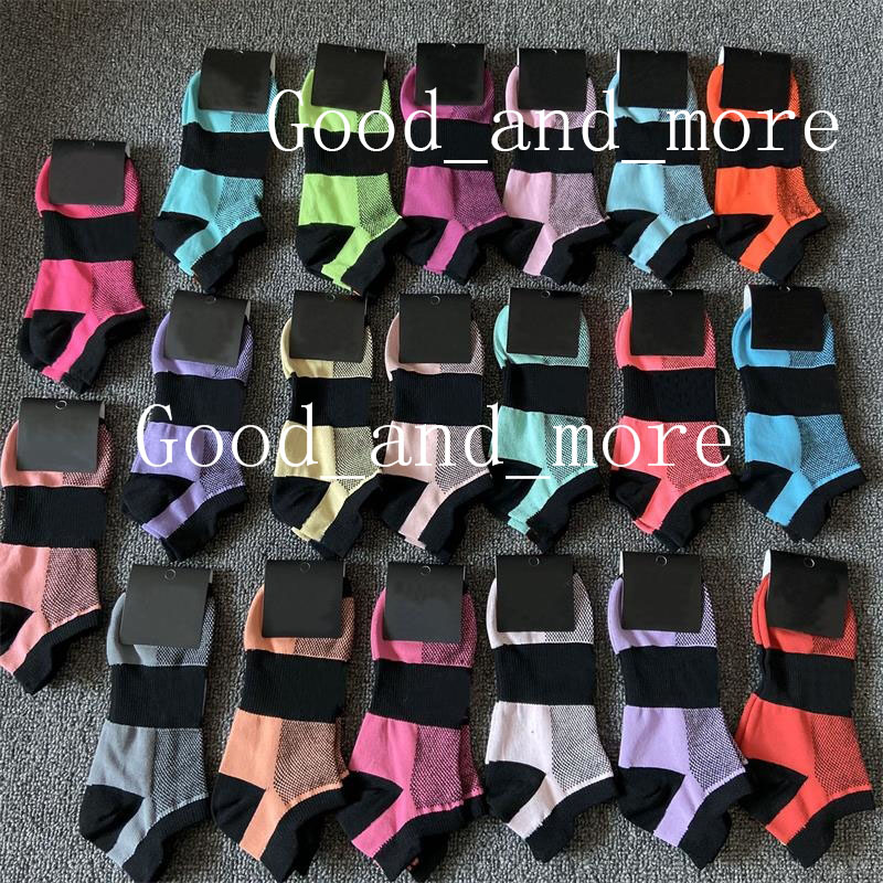 Fashion Girl and Boy Quick-drying Short Socks Shallow Mouth Sports Breathable Comfortable Wear-resistant Socks, Mixed color
Fashion Girl and Boy Quick-drying Short Socks Shallow Mouth Sports Breathable Comfortable Wear-resistant Socks, Mixed color