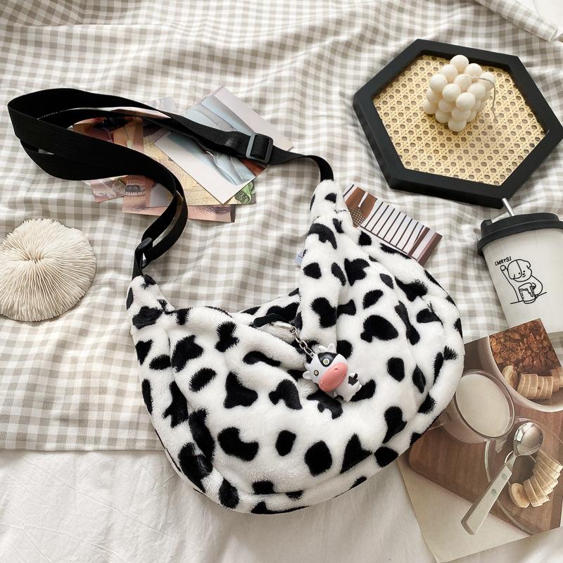 Fashion Super Fire Cow Bag Women's 2021 Style Cute Plush Tote Armpit Large Capacity One Shoulder Slant Span HandBag, White calf pendant
Fashion Super Fire Cow Bag Women's 2021 Style Cute Plush Tote Armpit Large Capacity One Shoulder Slant Span HandBag, White calf pendant