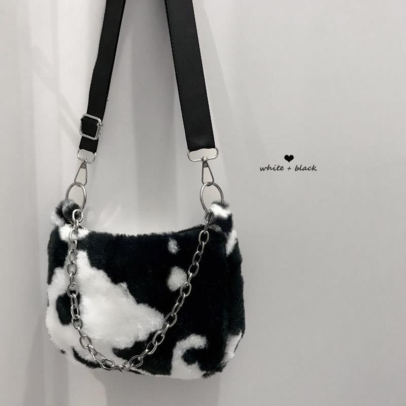 Fashion newest women small bag cross body female fashion bag velvet girl casual shoulder messenger warm RT258, As pic
Fashion newest women small bag cross body female fashion bag velvet girl casual shoulder messenger warm RT258, As pic