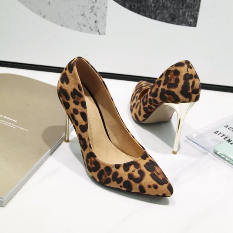 Korean leopard print high heels women's thin heels spring 2020 new women's versatile sexy shallow mouth professional pointed sin, Brown
Korean leopard print high heels women's thin heels spring 2020 new women's versatile sexy shallow mouth professional pointed sin, Brown