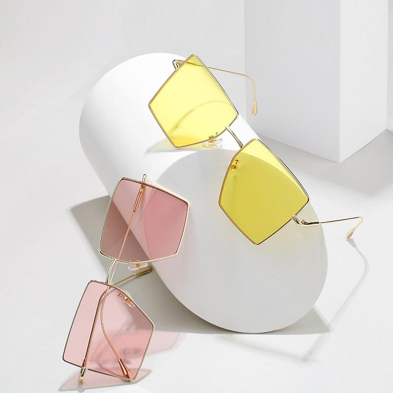 2020 New Fashion Square Oversized Sunglasses Women Vintage Designer Sexy Thin Frame Sun Glasses For Female UV400
2020 New Fashion Square Oversized Sunglasses Women Vintage Designer Sexy Thin Frame Sun Glasses For Female UV400