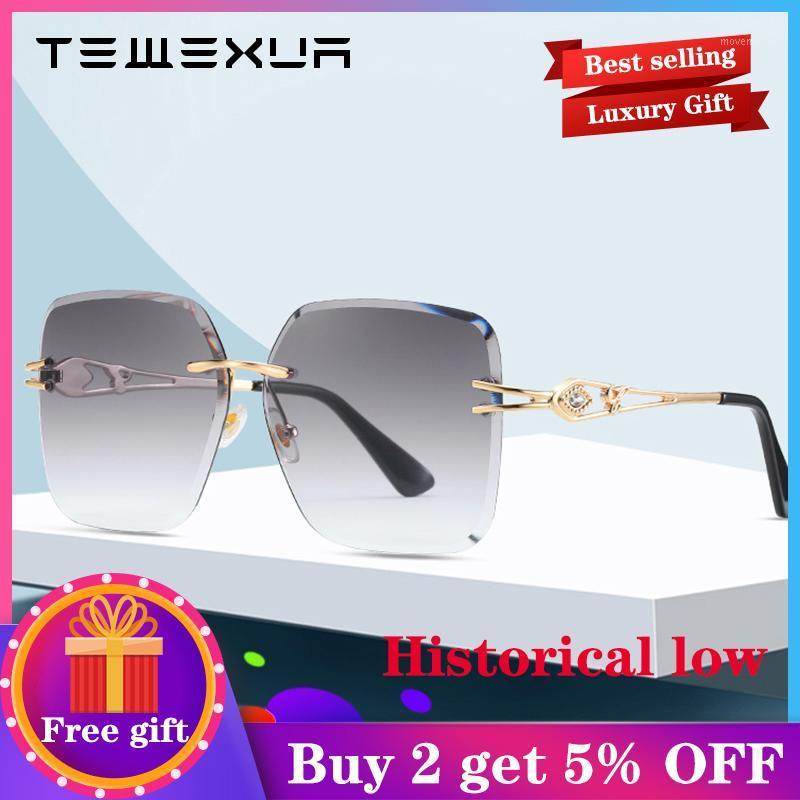 TEWEXUA Brand 2020 New Square Rimless Trimmed Sunglasses Frame Inlaid diamond Metal Frame Women Personality Sunglasses UV 4001
TEWEXUA Brand 2020 New Square Rimless Trimmed Sunglasses Frame Inlaid diamond Metal Frame Women Personality Sunglasses UV 4001