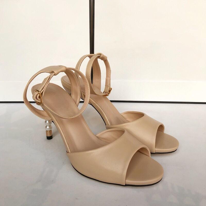 Women Summer Fashion Beaded High Heel Sandals Ladies Designer Genuine Leather Luxury Shoes Brand Open Toe Pumps New 2021, Black
Women Summer Fashion Beaded High Heel Sandals Ladies Designer Genuine Leather Luxury Shoes Brand Open Toe Pumps New 2021, Black