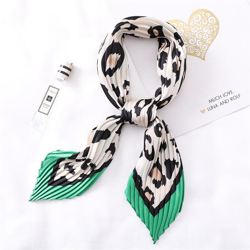 yishine Hot Pleated Square Scarf Small Silk Neck Wear for Women Crumple Leopard Bandana Crinkle Print Foulard Female Handkerchie
yishine Hot Pleated Square Scarf Small Silk Neck Wear for Women Crumple Leopard Bandana Crinkle Print Foulard Female Handkerchie