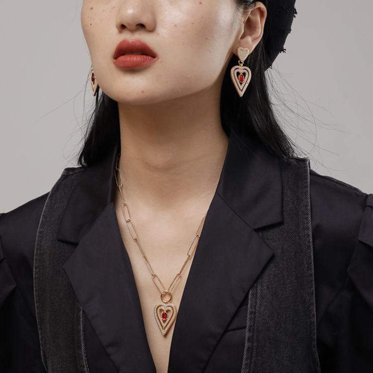 Pearl studded love earrings for women on instagram web celebrity heart-shaped chain necklace set
Pearl studded love earrings for women on instagram web celebrity heart-shaped chain necklace set