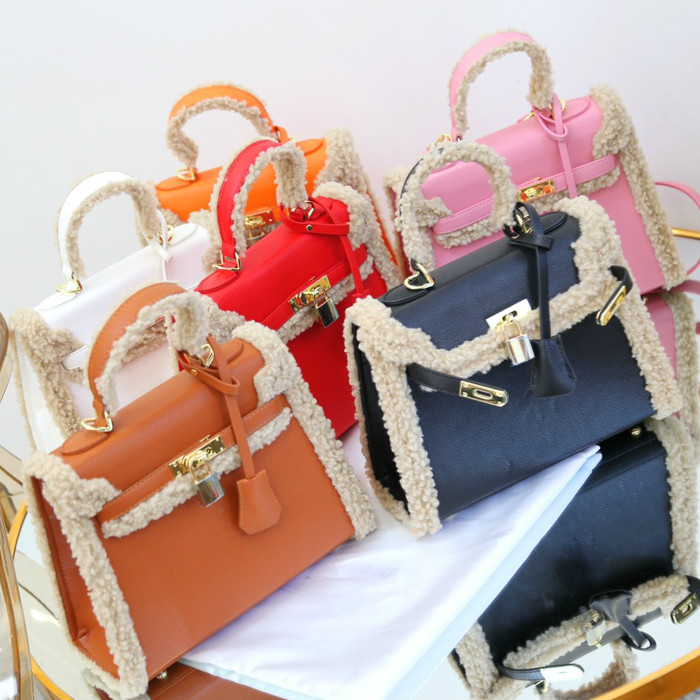 handbag Light high-quality pu kelly bag H 2nd generation felt Black designer handbag wallet luxurys designers bags designers bags, 7# make up freight
handbag Light high-quality pu kelly bag H 2nd generation felt Black designer handbag wallet luxurys designers bags designers bags, 7# make up freight