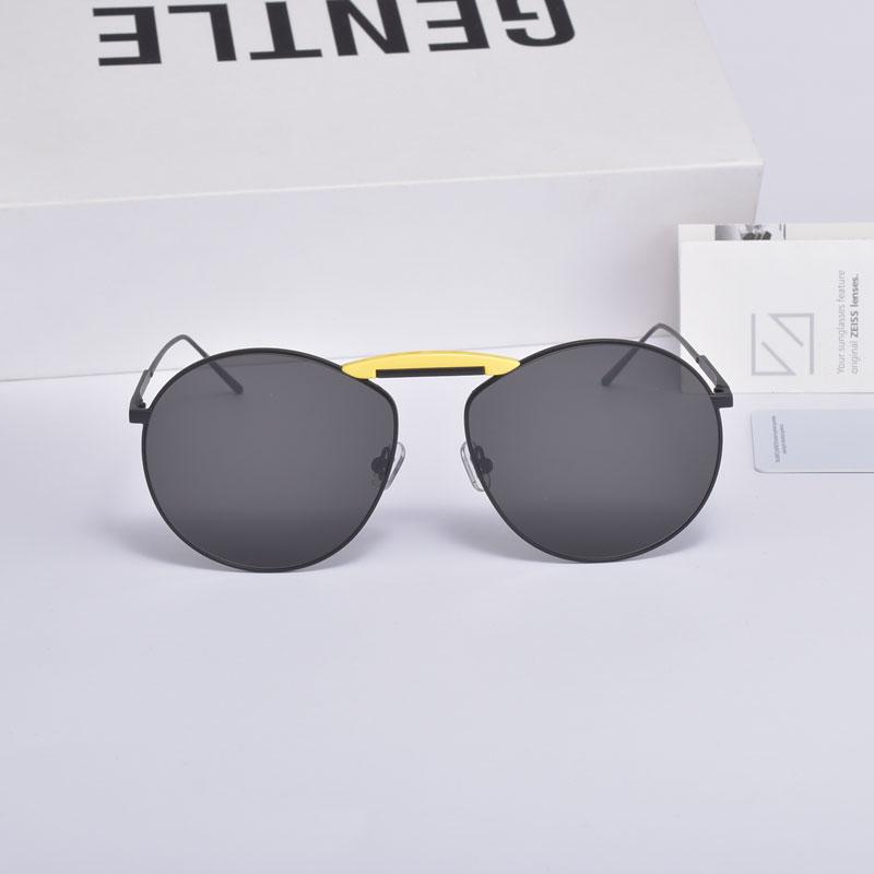Sunglasses Designer GENTLE FEND Cooperation Pilot Eyeglasses Classic Metal Frames UV400 Women Men With Case, White;black
Sunglasses Designer GENTLE FEND Cooperation Pilot Eyeglasses Classic Metal Frames UV400 Women Men With Case, White;black