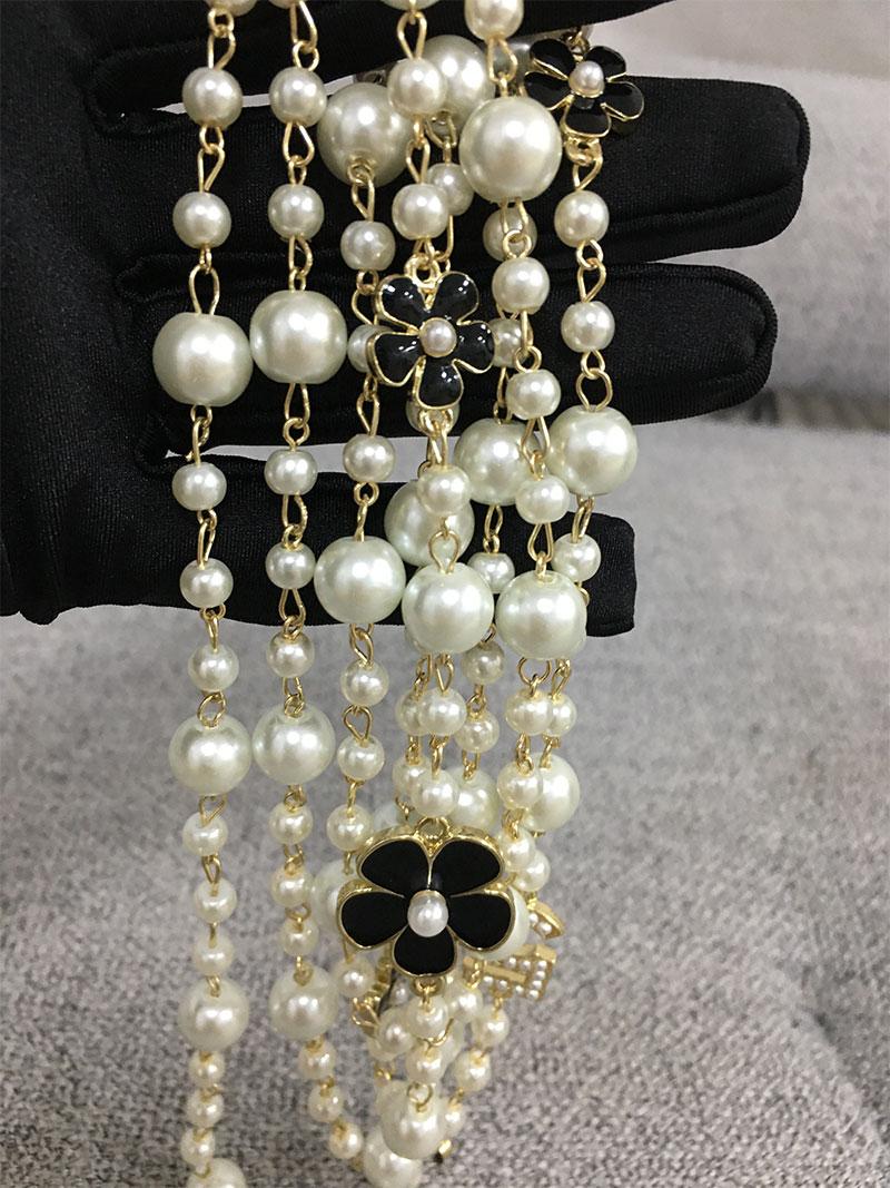 Chains Fashion Freshwater Pearl Choker Necklace Camellia Number 5 Pendant Jewelry For Women Wedding Sweater Chain 
Chains Fashion Freshwater Pearl Choker Necklace Camellia Number 5 Pendant Jewelry For Women Wedding Sweater Chain