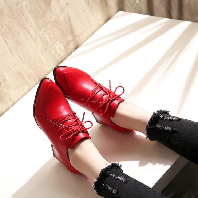 7cm high heel shoes New spring pointed toe thick heel red Women shoes
7cm high heel shoes New spring pointed toe thick heel red Women shoes