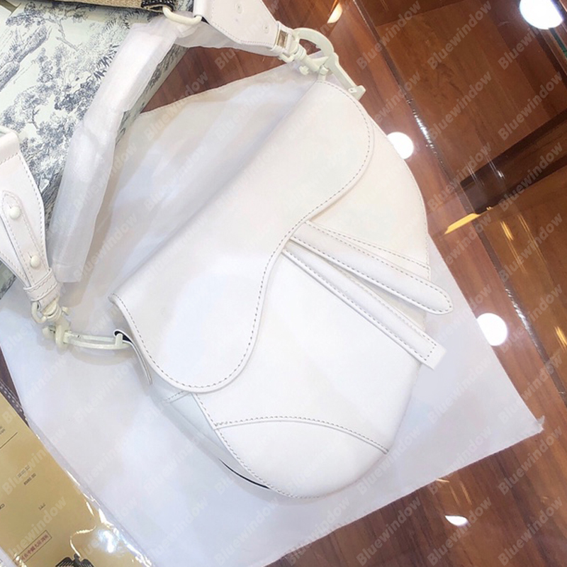 Fashion Saddle Bag Ultramatte CrossBody Bag Women Luxurys Designers Bags Handbag Womens Shoulder Bag Tote Designers Purses Wallet B21012001L
Fashion Saddle Bag Ultramatte CrossBody Bag Women Luxurys Designers Bags Handbag Womens Shoulder Bag Tote Designers Purses Wallet B21012001L
