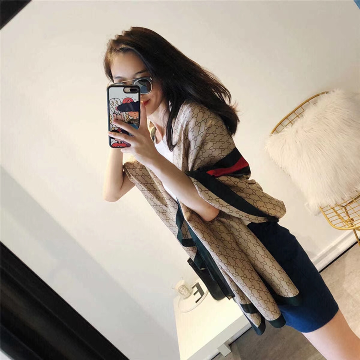 2022 classic brand Silk scarf for Women New Spring Design Chain Style Long Scarves Scarfs Wrap With Tag 180x90Cm Shawls
2022 classic brand Silk scarf for Women New Spring Design Chain Style Long Scarves Scarfs Wrap With Tag 180x90Cm Shawls