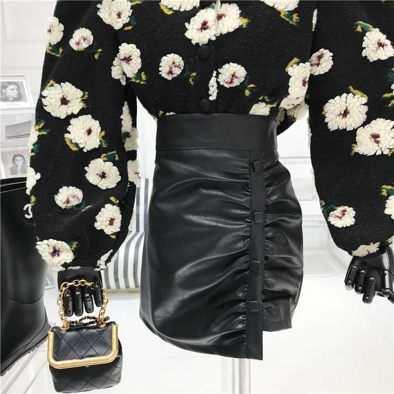 PU Leather Skirt Niche Design Fall/winter New Fashion Women High Waist Tight Leather Slim A-line Skirt Zipper Mini Elegant Lady, Black
PU Leather Skirt Niche Design Fall/winter New Fashion Women High Waist Tight Leather Slim A-line Skirt Zipper Mini Elegant Lady, Black