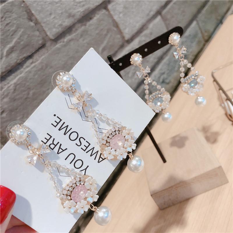 Korean Fashion Crystal Long Earrings for Women Flower Pearl Rhinestone Dangle Earring Female Trendy Jewelry Wholesale
Korean Fashion Crystal Long Earrings for Women Flower Pearl Rhinestone Dangle Earring Female Trendy Jewelry Wholesale