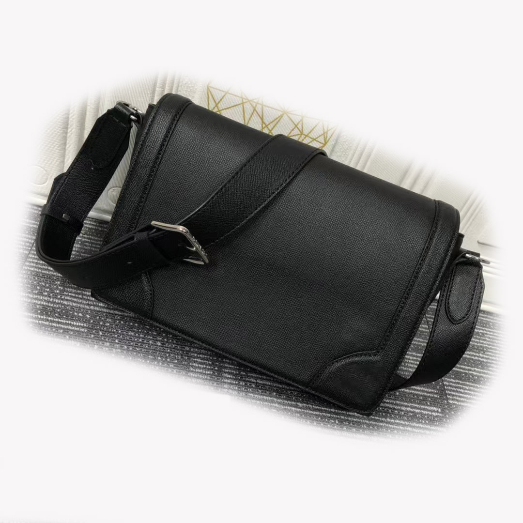 High quality luxury designer bags purses handbags mens NEW FLAP Messenger shoulder bag Crossbodys Purse handbags free ship, Mono white
High quality luxury designer bags purses handbags mens NEW FLAP Messenger shoulder bag Crossbodys Purse handbags free ship, Mono white