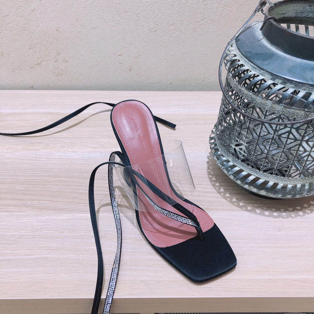 2021 New summer Amina Muaddi rhinestone lace heeled sandals leather square toe clip horseshoe heel shoes, Black
2021 New summer Amina Muaddi rhinestone lace heeled sandals leather square toe clip horseshoe heel shoes, Black