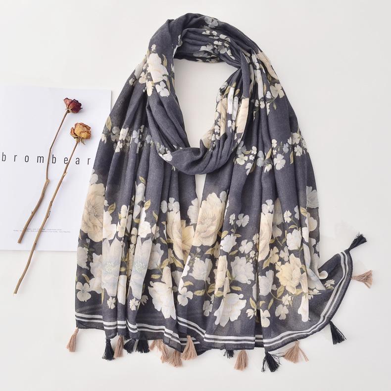 Royalmaybe Hot selling printed cotton scarf autumn and winter new style foreign trade export thin beach towel shawl
Royalmaybe Hot selling printed cotton scarf autumn and winter new style foreign trade export thin beach towel shawl