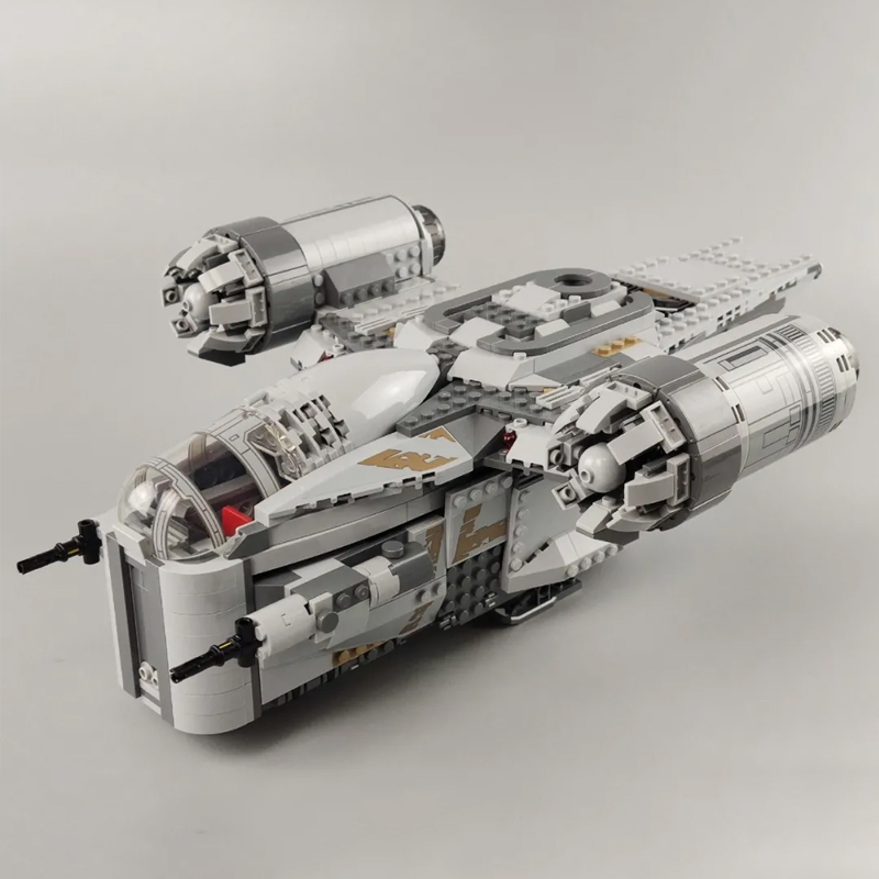 In stock 60017 1023pcs Creator Planet Series The Razor Crest Building Building Blocks Bricks Toys Comptible 75292
In stock 60017 1023pcs Creator Planet Series The Razor Crest Building Building Blocks Bricks Toys Comptible 75292