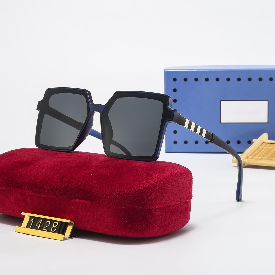 Designer Sunglasses Popular Brand Glasses Outdoor Shades oversized Square Frame Fashion Classic Ladies luxury Sunglasses for Women 1428
Designer Sunglasses Popular Brand Glasses Outdoor Shades oversized Square Frame Fashion Classic Ladies luxury Sunglasses for Women 1428