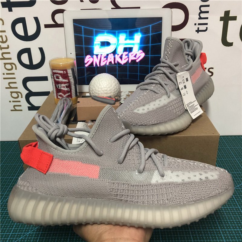 Top Quality Kanye West Men Women Running Shoes Cinder Zebra Tail Light Reflective Israfil Carbon Linen Abez Women Sneakers With Box, Butter
Top Quality Kanye West Men Women Running Shoes Cinder Zebra Tail Light Reflective Israfil Carbon Linen Abez Women Sneakers With Box, Butter