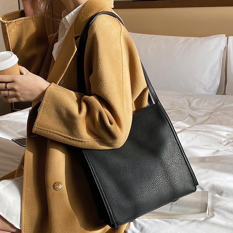 Brand Bag For Women 2021 Designer New Soft Leather Large Capacity Ladies Shoulder Bag Fashion Versatile Office Daily Shopper, Black
Brand Bag For Women 2021 Designer New Soft Leather Large Capacity Ladies Shoulder Bag Fashion Versatile Office Daily Shopper, Black