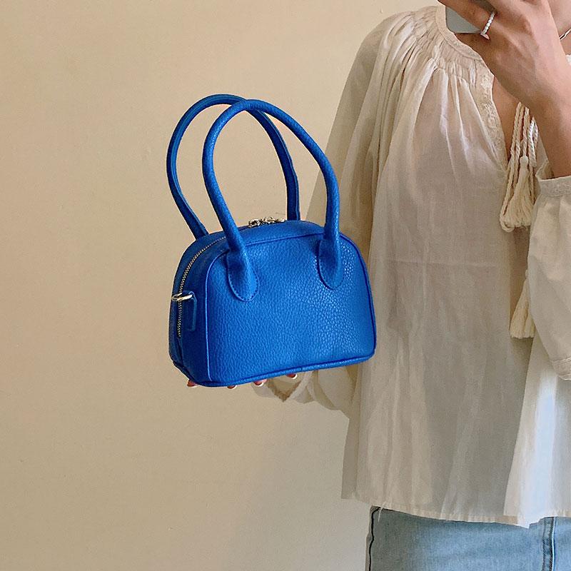 NEW Retro Bags For Women Solid Color Purse Leather Shoulder Bag Women Crossbody Messenger Bag Female Vintage Handbag, Blue
NEW Retro Bags For Women Solid Color Purse Leather Shoulder Bag Women Crossbody Messenger Bag Female Vintage Handbag, Blue