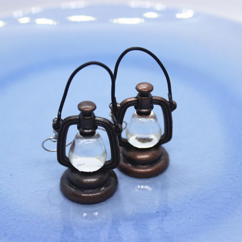 Funny Exaggeration Mini Kerosene Lamp Earrings Women's Creative Hand-made DIY Chandelier Jewelry Personality Accessories Gifts1
Funny Exaggeration Mini Kerosene Lamp Earrings Women's Creative Hand-made DIY Chandelier Jewelry Personality Accessories Gifts1